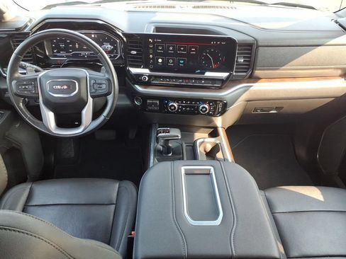 Used 2022 GMC Sierra 1500 SLT w/ SLT Premium Plus Package AWD/4WD image 11