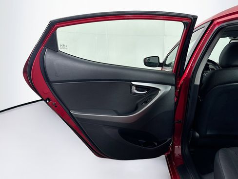 Used 2016 Hyundai Elantra Limited image 26