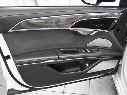 Used 2022 Audi S8 w/ S8 Comfort Plus Package image 9