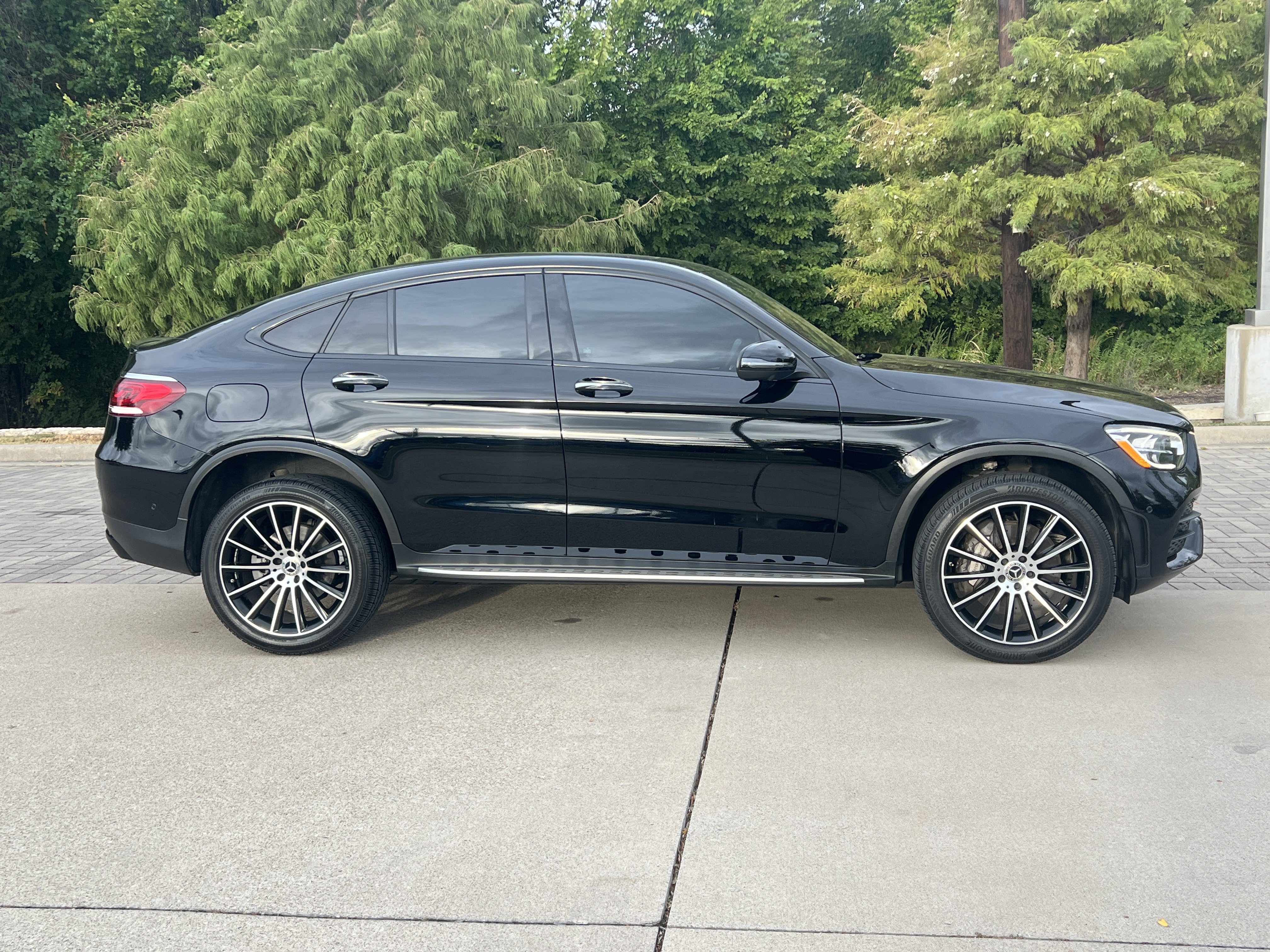Used 2023 Mercedes-Benz GLC 300 4MATIC Coupe w/ AMG Line image 10