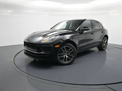 Certified 2026 Porsche Macan AWD/4WD image 28