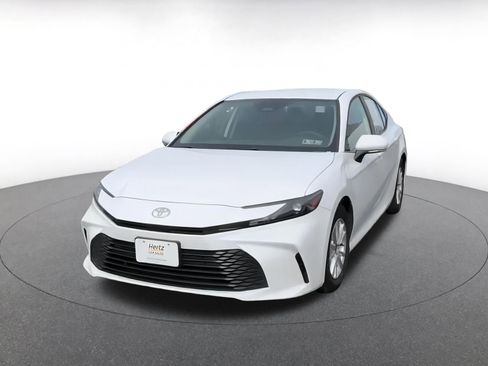 Used 2025 Toyota Camry LE image 6