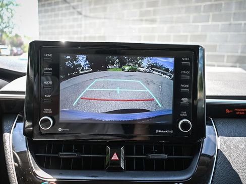 Used 2022 Toyota Corolla LE FWD image 11