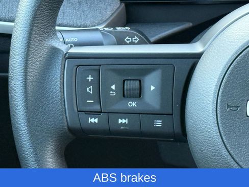 Used 2025 Nissan Kicks SV image 24