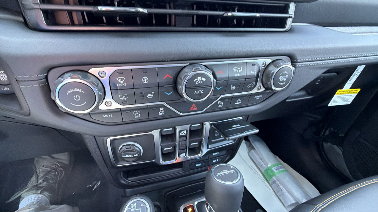 New 2026 Jeep Gladiator Sport AWD/4WD image 27