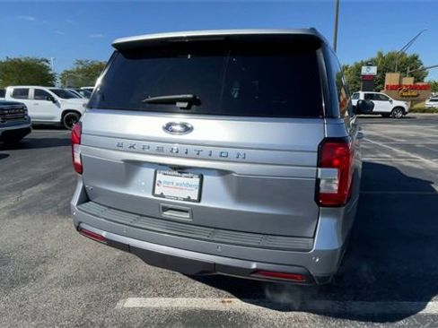 Used 2022 Ford Expedition XLT image 9