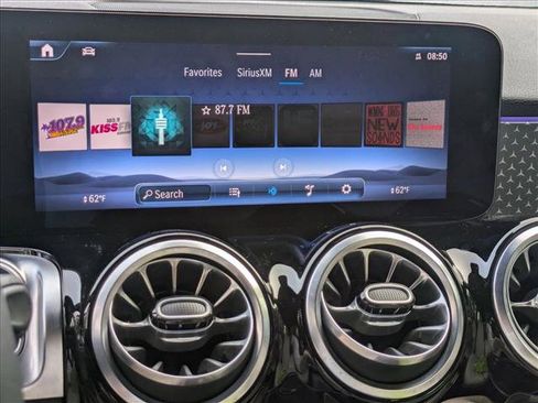 Used 2025 Mercedes-Benz GLB 250 image 9