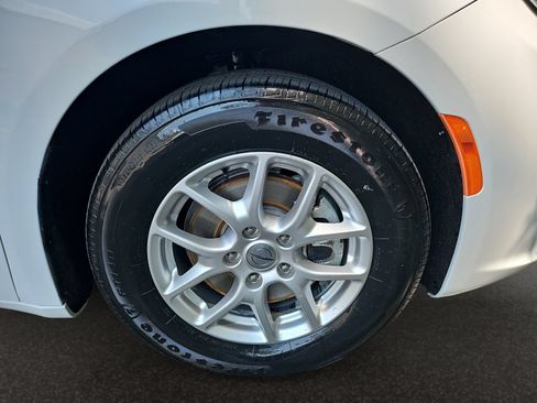 Used 2023 Chrysler Pacifica Touring-L FWD image 41