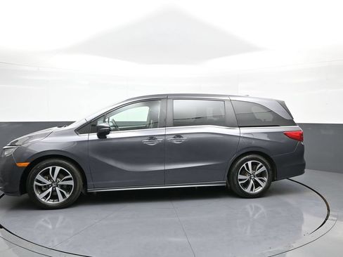 Certified 2024 Honda Odyssey Touring image 9