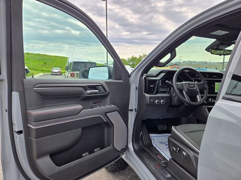Used 2025 GMC Sierra 1500 AT4X AWD/4WD image 14