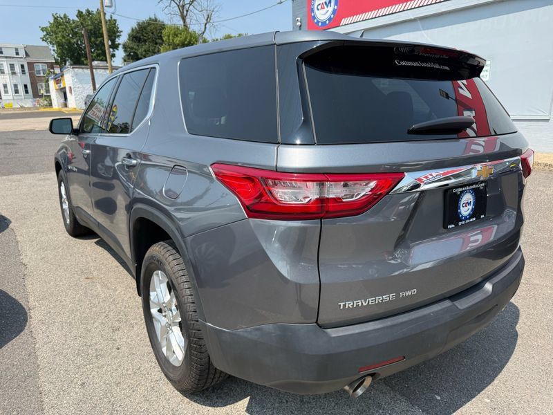 Used 2020 Chevrolet Traverse LS AWD/4WD image 2