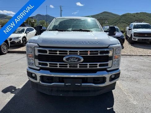 Used 2024 Ford F250 XLT w/ FX4 Off-Road Package AWD/4WD image 2