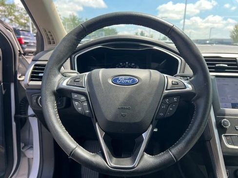Used 2020 Ford Fusion SE w/ Equipment Group 151A FWD image 13