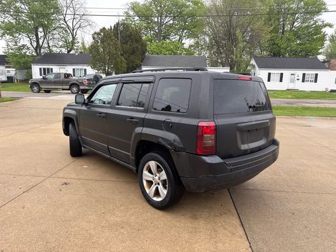 Used 2011 Jeep Patriot Latitude AWD/4WD image 8