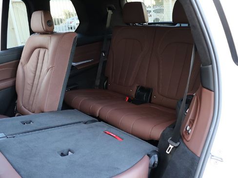 Used 2020 BMW X7 M50i w/ Cold Weather Package image 23