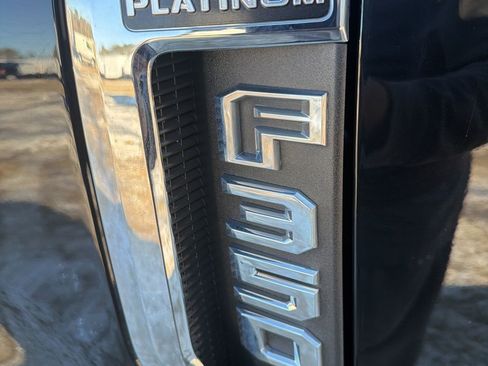 Used 2022 Ford F350 Platinum w/ FX4 Off-Road Package image 11