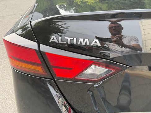 Used 2023 Nissan Altima 2.5 SR AWD/4WD image 32