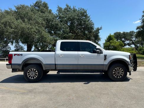 Used 2022 Ford F250 Lariat w/ Lariat Value Package AWD/4WD image 4