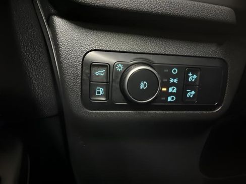 Used 2024 Ford Escape SE image 23