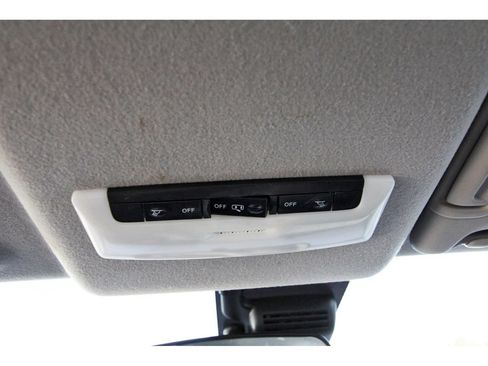 Used 2020 Nissan Versa SV FWD image 23