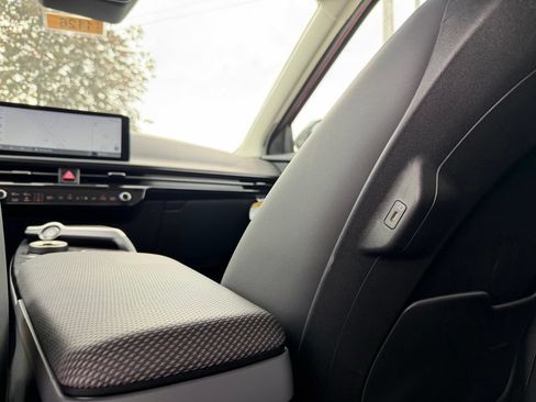New 2025 Kia EV6 Wind RWD image 28