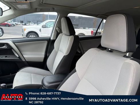 Used 2018 Toyota RAV4 XLE image 11