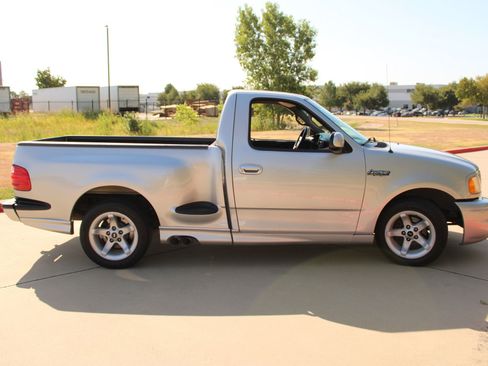 Used 2000 Ford F150 Lightning RWD image 17