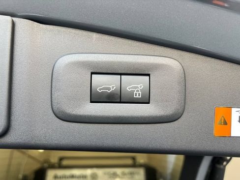 Used 2024 Lexus RZ 450e Premium AWD/4WD image 25