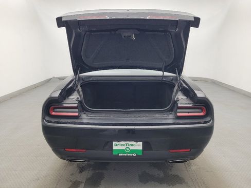 Used 2019 Dodge Challenger SXT image 29