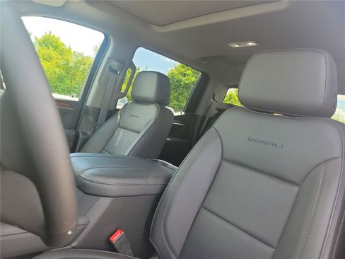 Used 2025 GMC Sierra 1500 Denali w/ Denali Reserve Package AWD/4WD image 17