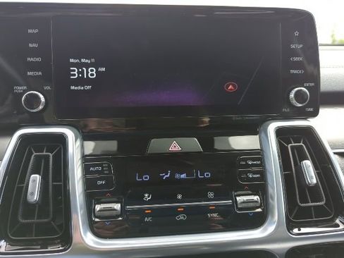 Used 2023 Kia Sorento SX FWD image 31