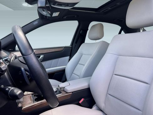 Used 2010 Mercedes-Benz E 350 Sedan image 21