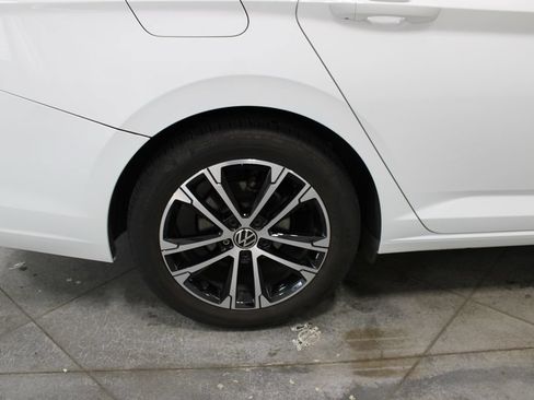 Used 2025 Volkswagen Jetta Sport FWD image 29