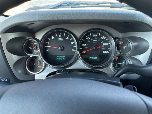 Used 2011 Chevrolet Silverado 3500 W/T AWD/4WD image 38