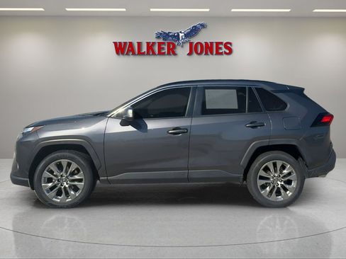 Used 2023 Toyota RAV4 XLE Premium FWD image 4