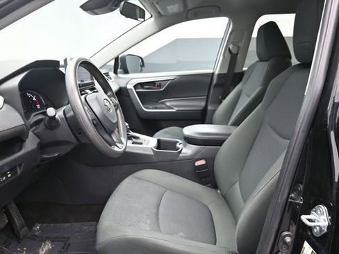 Used 2024 Toyota RAV4 LE image 12