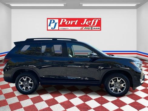 Used 2022 Honda Passport TrailSport image 3