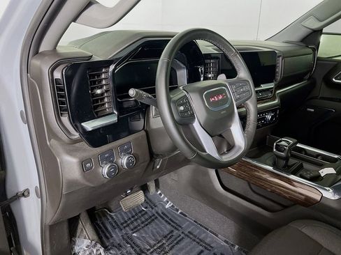 Certified 2024 GMC Sierra 1500 Elevation w/ Preferred Package AWD/4WD image 8
