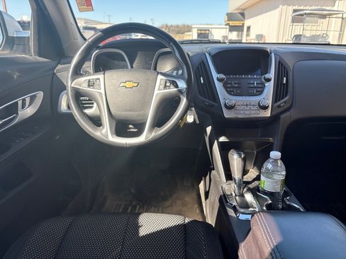 Used 2017 Chevrolet Equinox LT w/ Convenience Package image 5