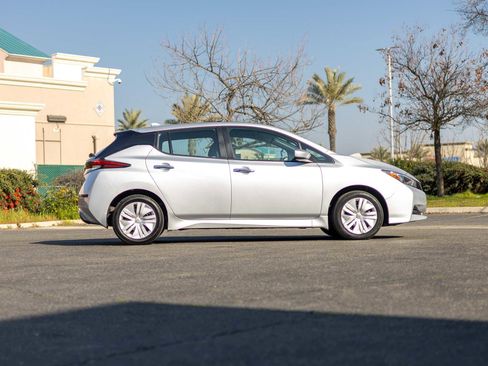 Used 2023 Nissan Leaf S image 8
