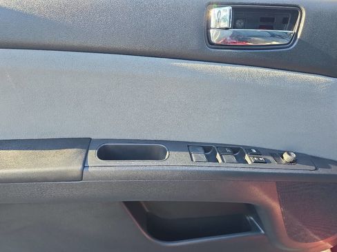 Used 2010 Nissan Sentra 2.0 S FWD image 4
