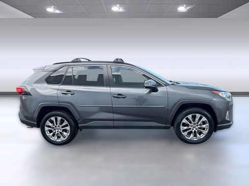 Used 2021 Toyota RAV4 XLE Premium AWD/4WD image 8