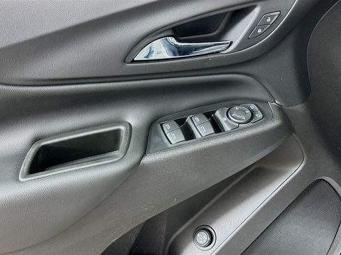 Used 2018 Chevrolet Equinox LT w/ Sun & Infotainment Package image 15