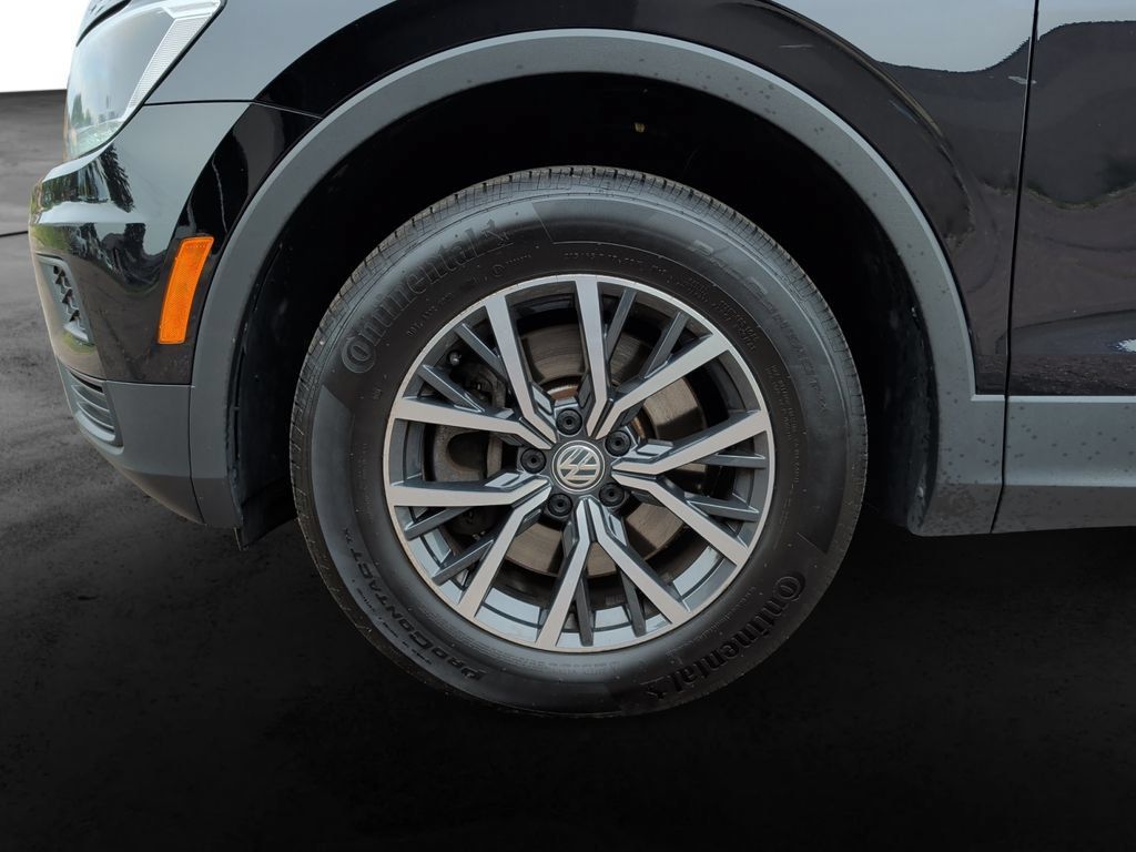 Used 2020 Volkswagen Tiguan SE AWD/4WD image 9