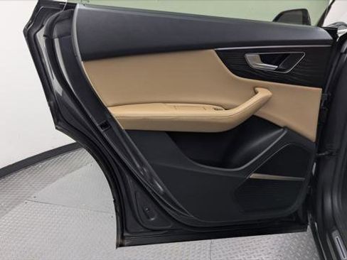 Used 2022 Audi Q8 Premium Plus w/ Premium Plus Package image 16