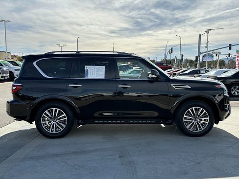 Used 2023 Nissan Armada SL w/ Captain's Chairs Package image 8