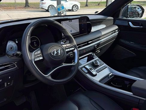 Used 2024 Hyundai Palisade Calligraphy image 2