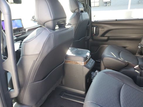 New 2026 Toyota Sienna Platinum AWD/4WD image 15