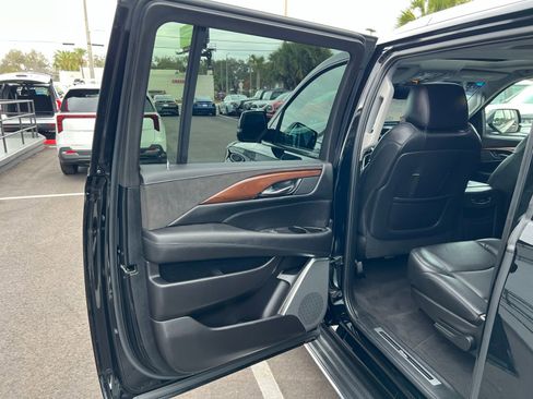Used 2020 Cadillac Escalade ESV Luxury w/ Escalade Sport Edition image 51