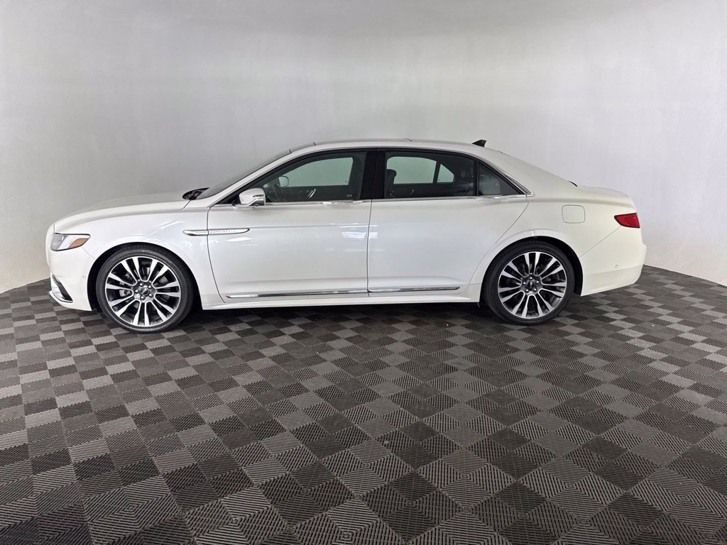 Used 2018 Lincoln Continental Select AWD/4WD image 9